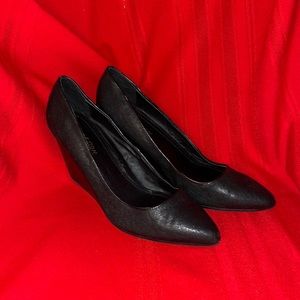 Black Wedge Reaction Kenneth Cole